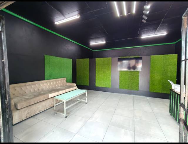 902M² RETAIL FOR SALE IN LAUDIUM